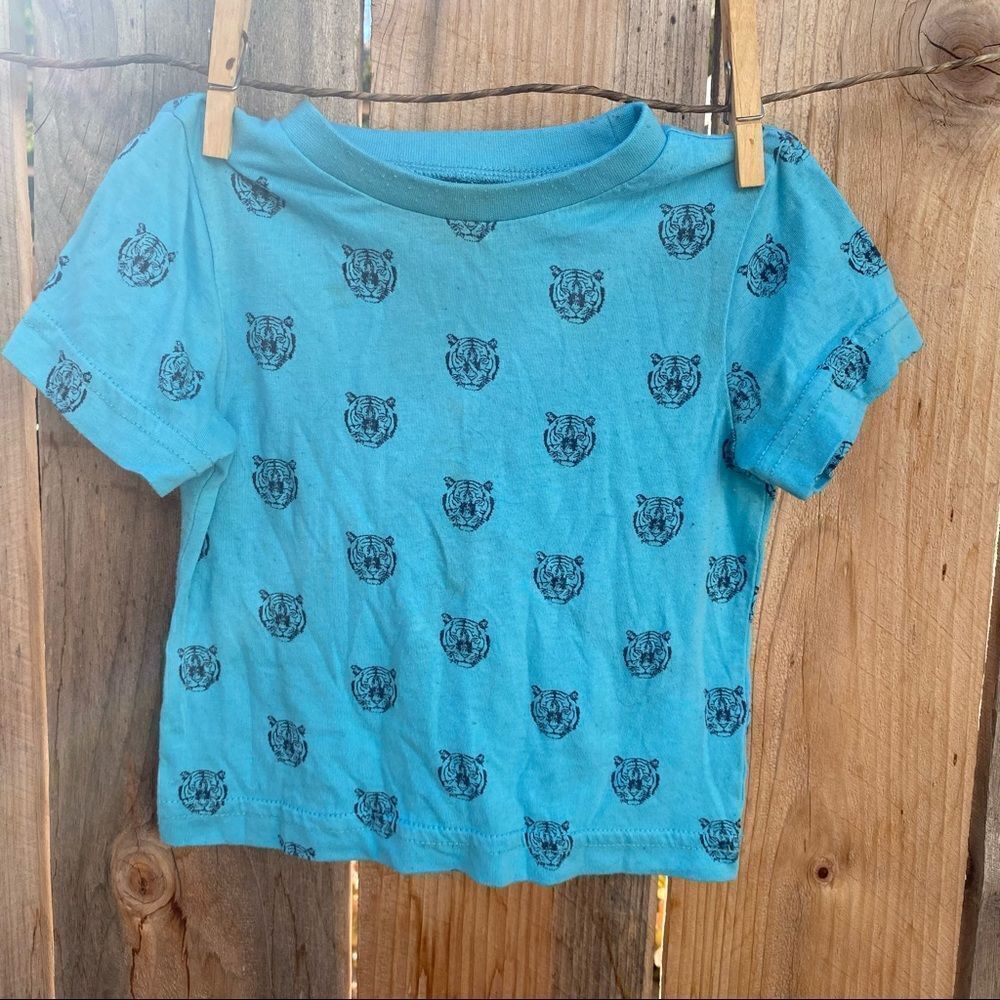 Harper Canyon blue baby boy lion graphic T-shirt size 12 months